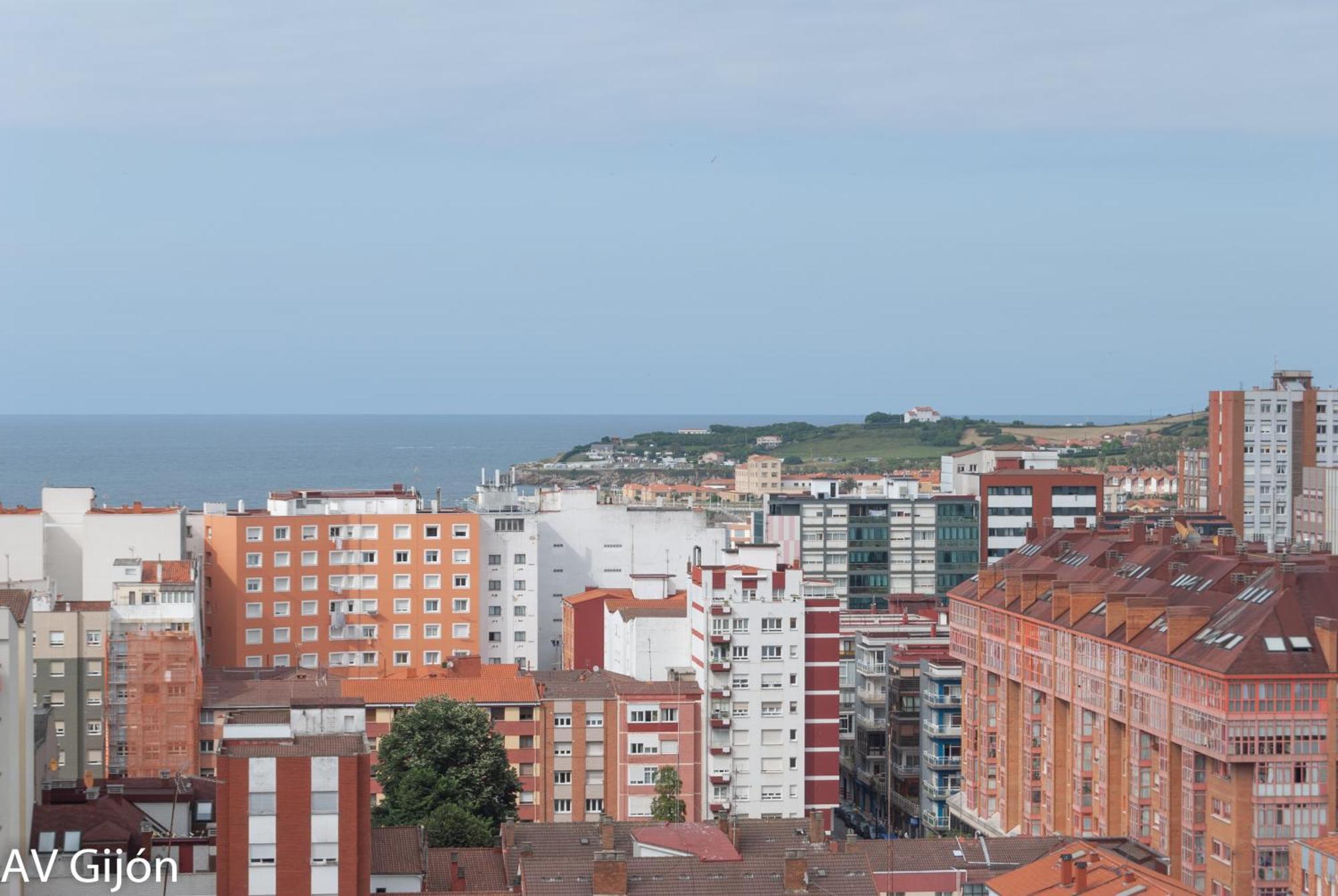 Av Avda. Costa 108 *